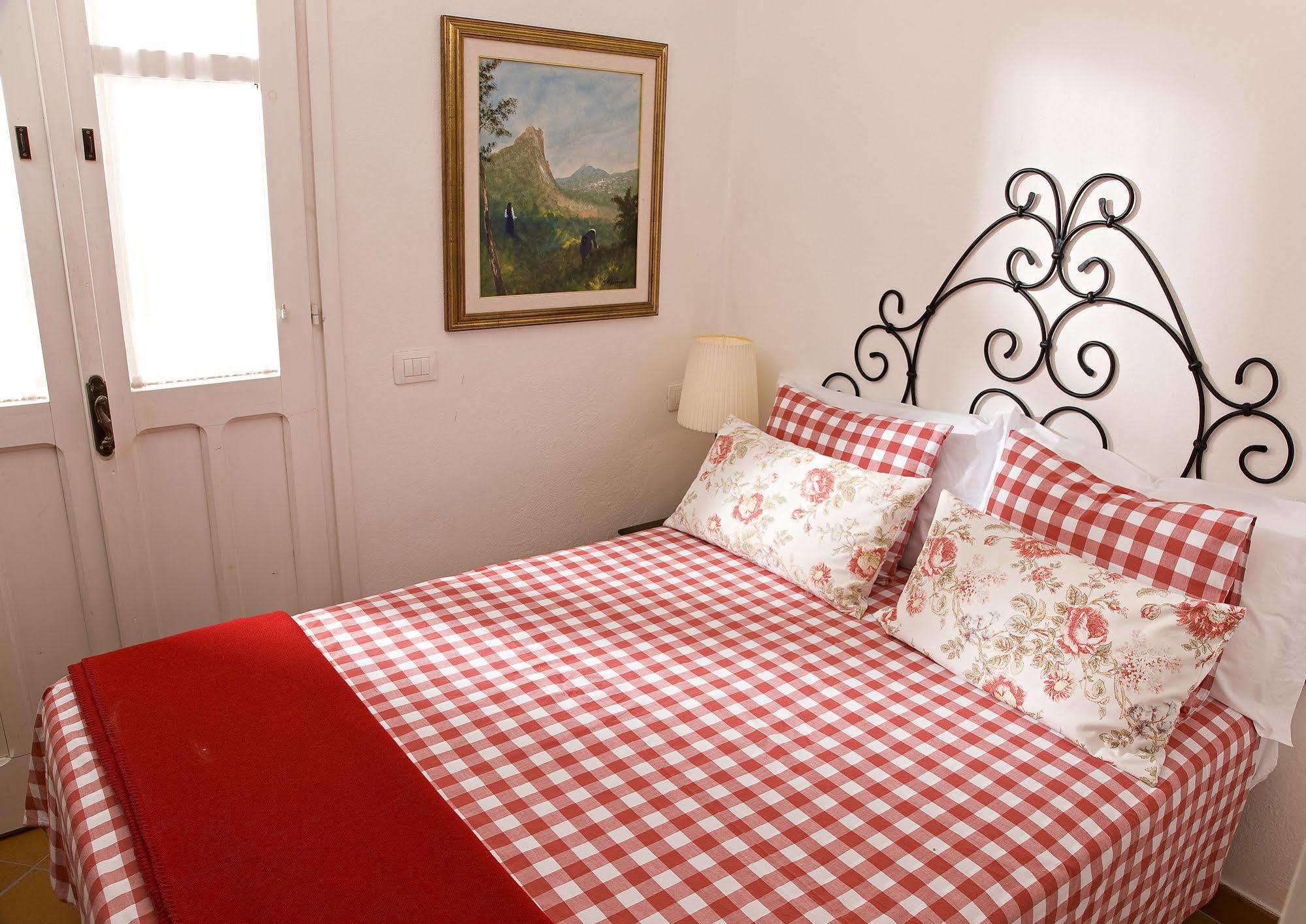 Hotel La Vignaredda - Residenza Di Charme à Aggius Extérieur photo